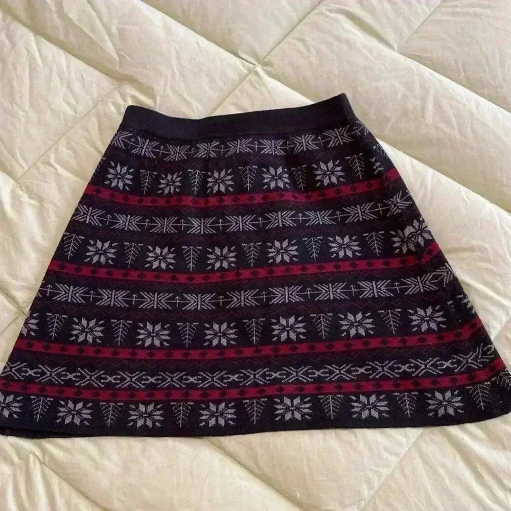Joe B by Joe Benbasset Black, Silver & Red, Small Fair Isle Mini Sweater Skirt.